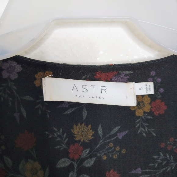 Astr Black Bernadette Style Floral Print Long Sleeve V-Neck Bodysuit Sz S Boho - Picture 2 of 15